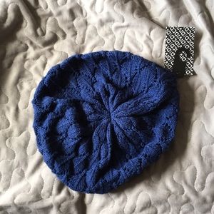 NWT H&M blue knit beret